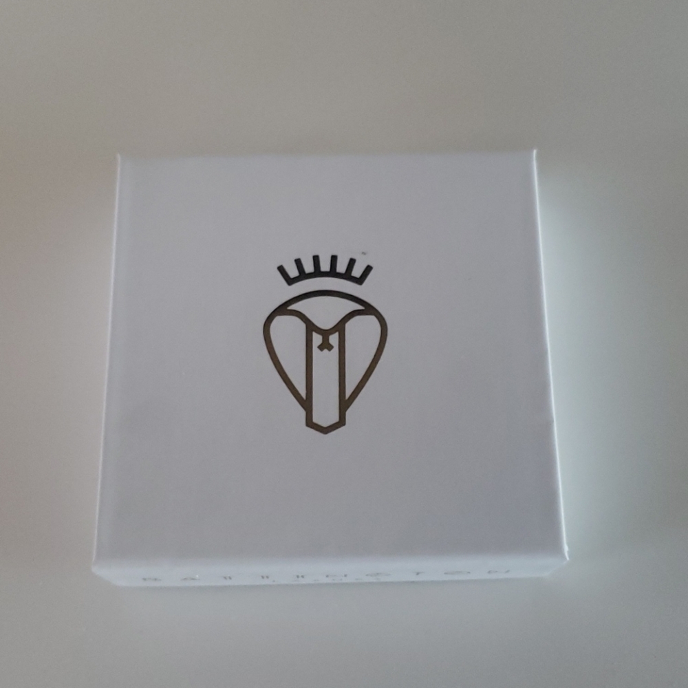 Harlow 3D silk lashes with Mini Lash glue